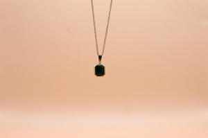 naszyjnik-zielony-kamien-emerald-stal-chirurgiczna-pozlacana.jpg